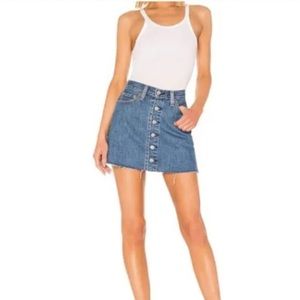 Levi’s Button Front Mini Skirt in Carved Stone - Size 30